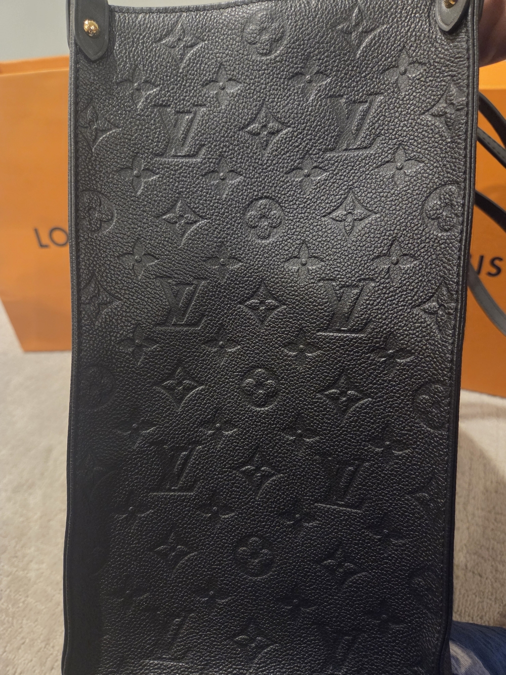 Louis Vuitton OntheGo GM Tote - Picture 2 of 9